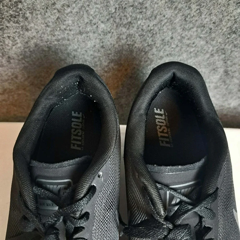 Nike Air Max Sequent 719912-020 Men's 8.5 Athletic Running Shoes Black Sneakers